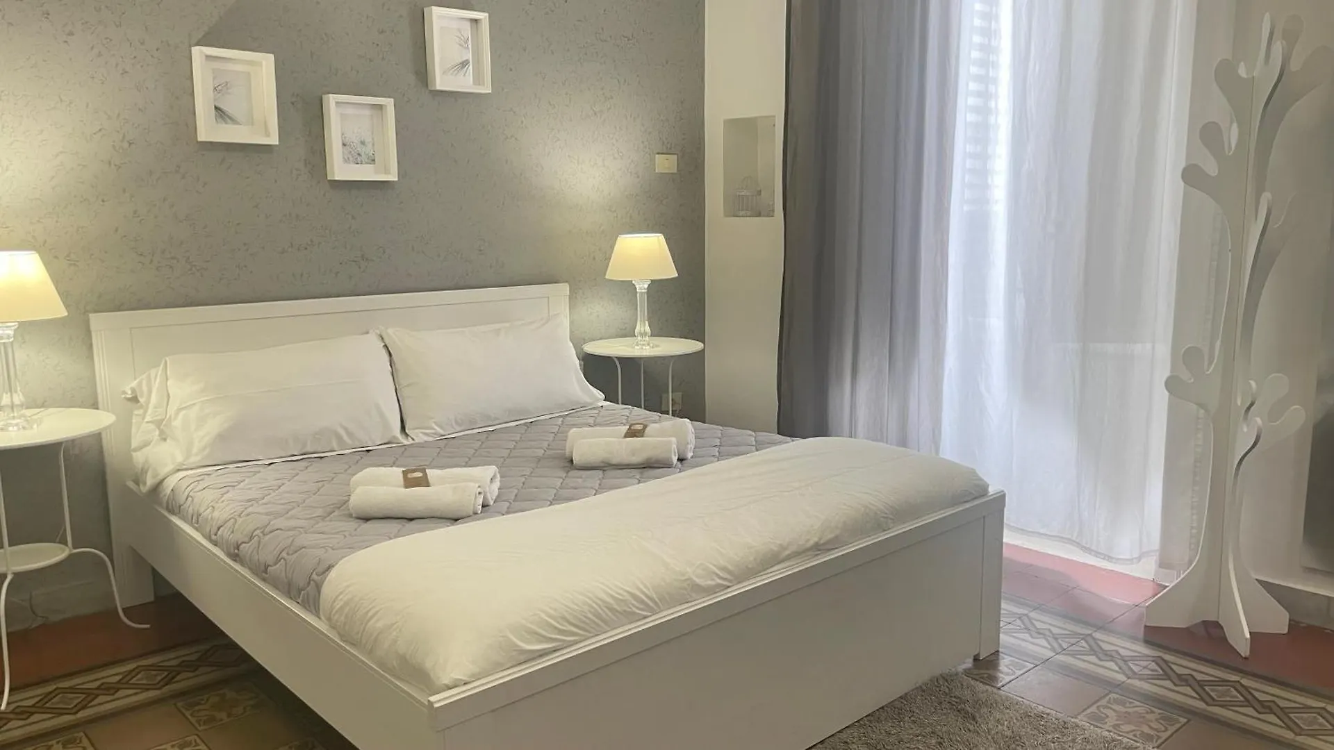 Bb Essenze Bed & Breakfast Palermo 3*,