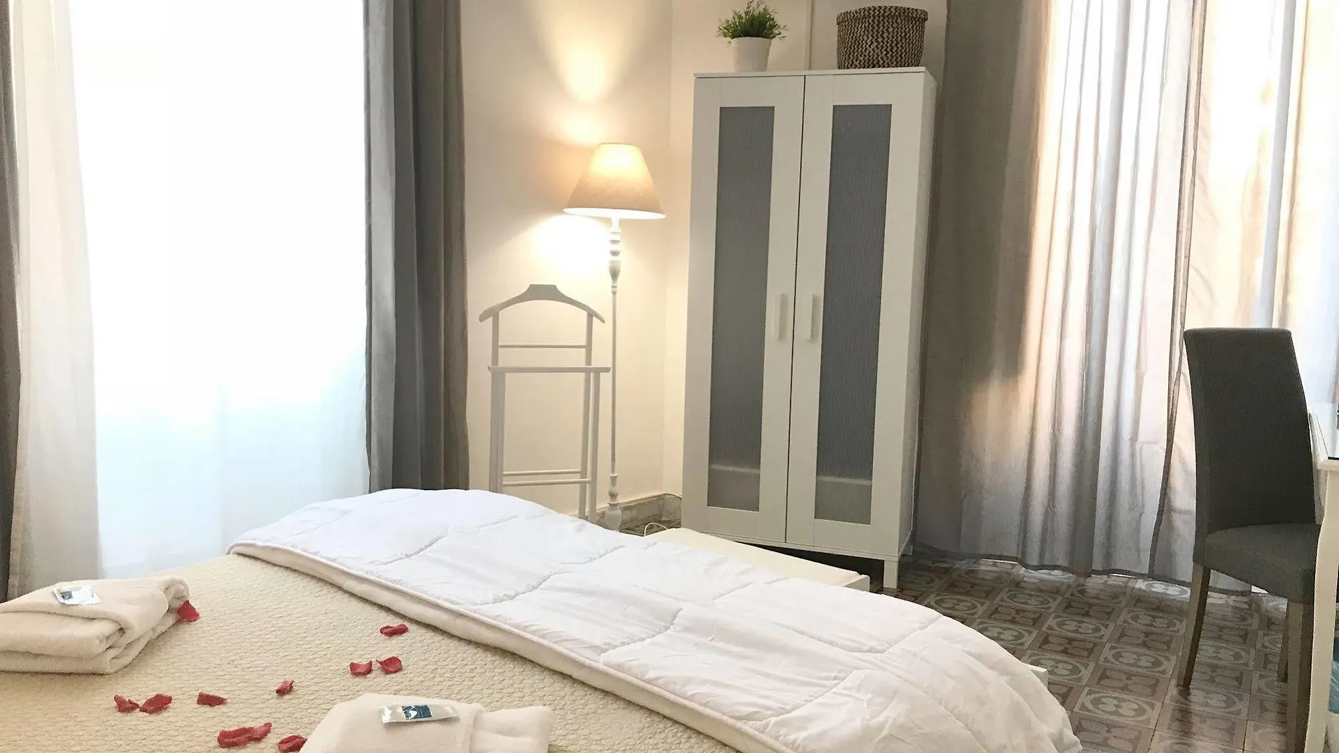 Bb Essenze Bed & Breakfast Palermo